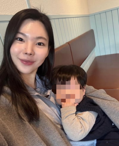 '재혼' 이다은, 심란했다더니… ♥윤남기 닮은 둘째와 셀카 삼매경