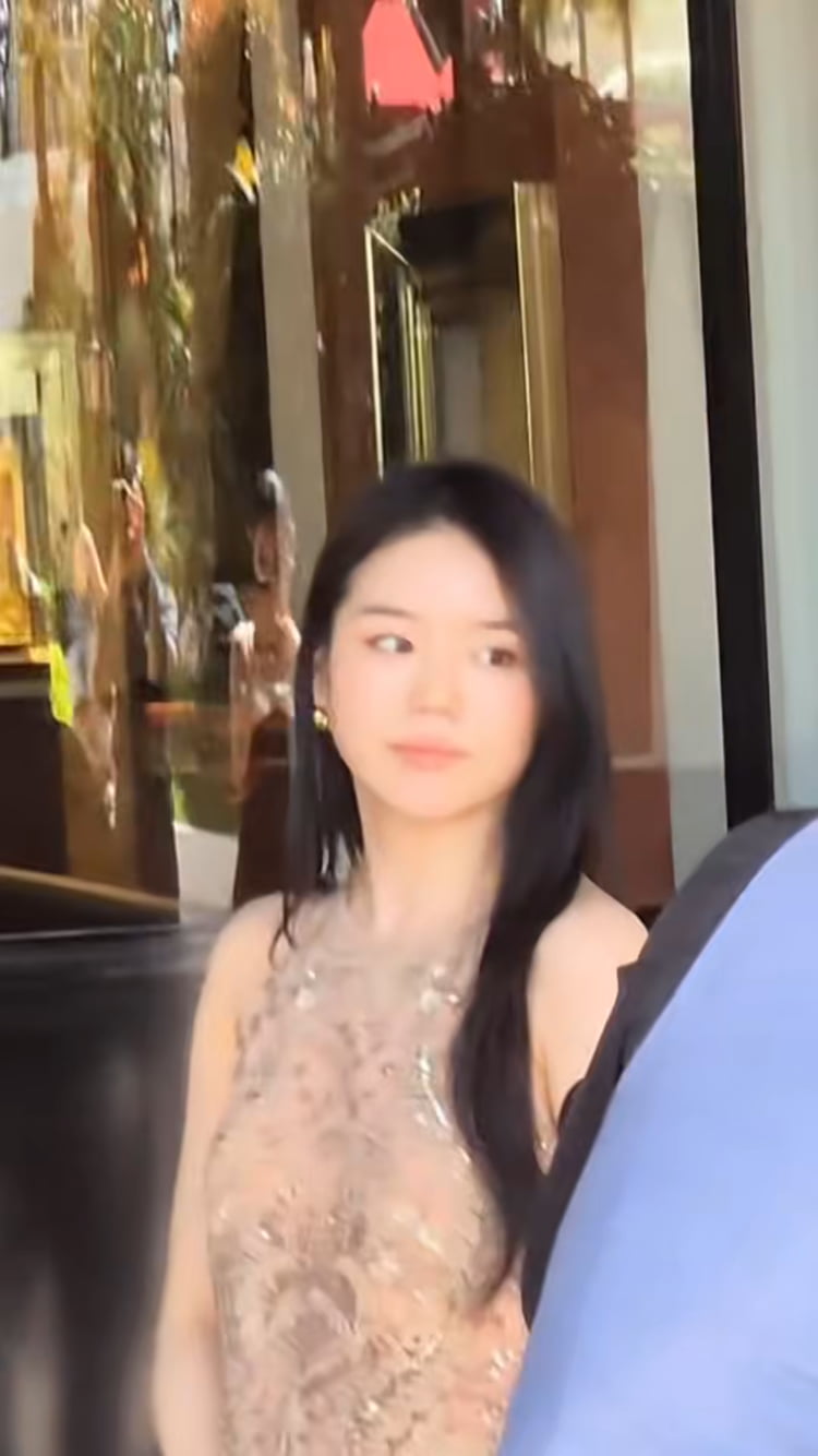 가슴 노출 드레스 벗어 던지고…‘조재현 딸’ 조혜정, 청담동 며느리룩
