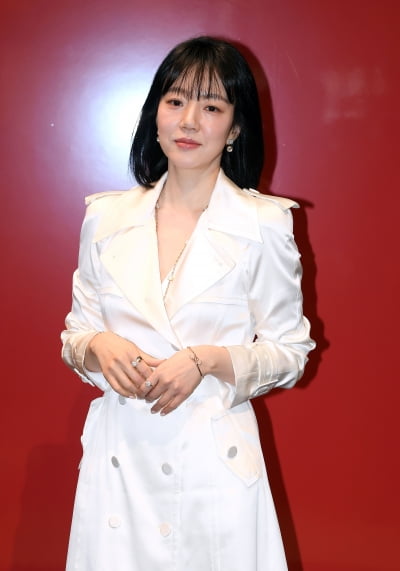 [단독] 임수정, '건물주' 하정우 아내 된다…'대한민국에서 건물주 되는 법' 캐스팅