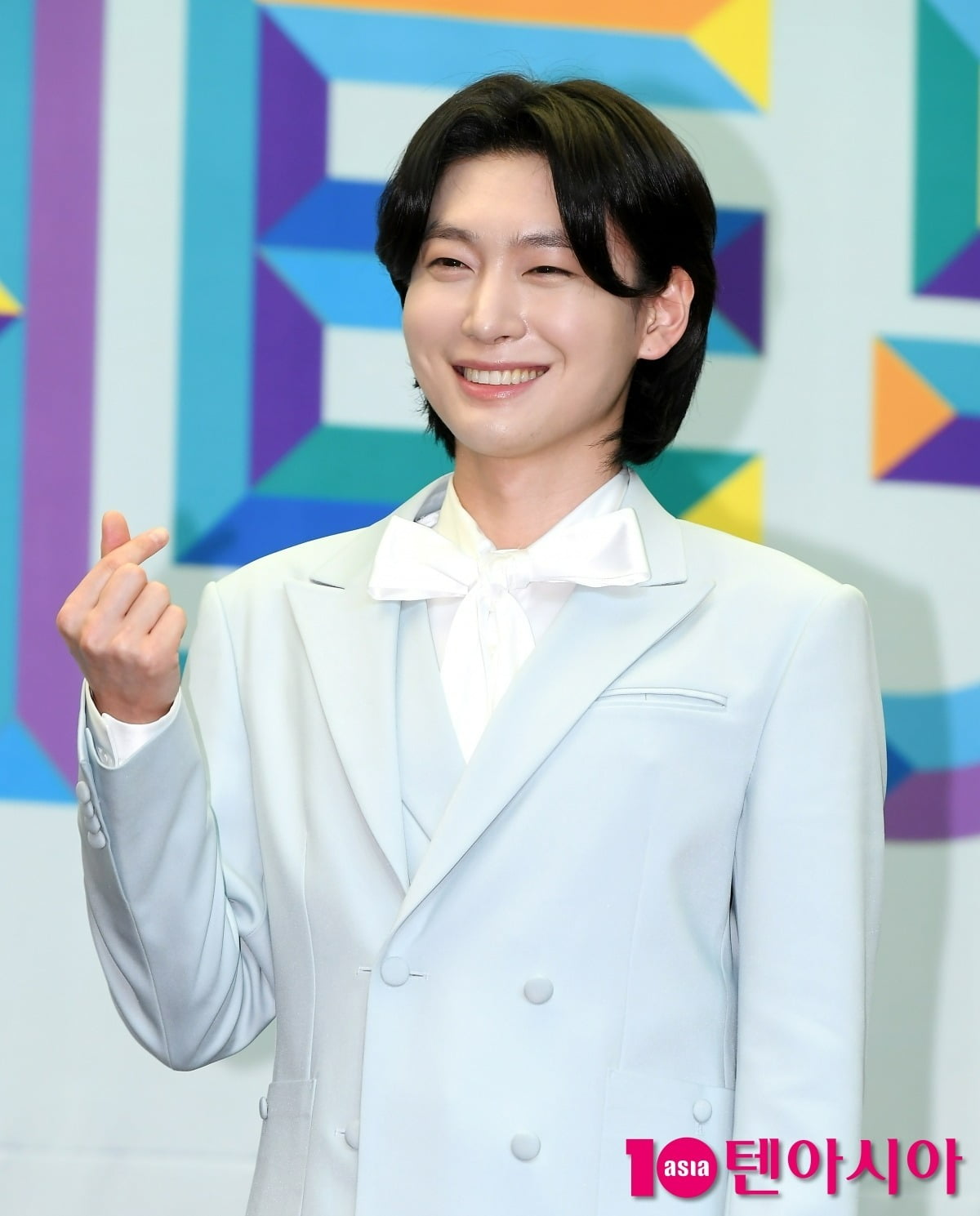 김용빈, 투병 소식에 울컥했다…"아직 회복 중" 20년 지기 팬 위해 열창 ('미스터트롯3')