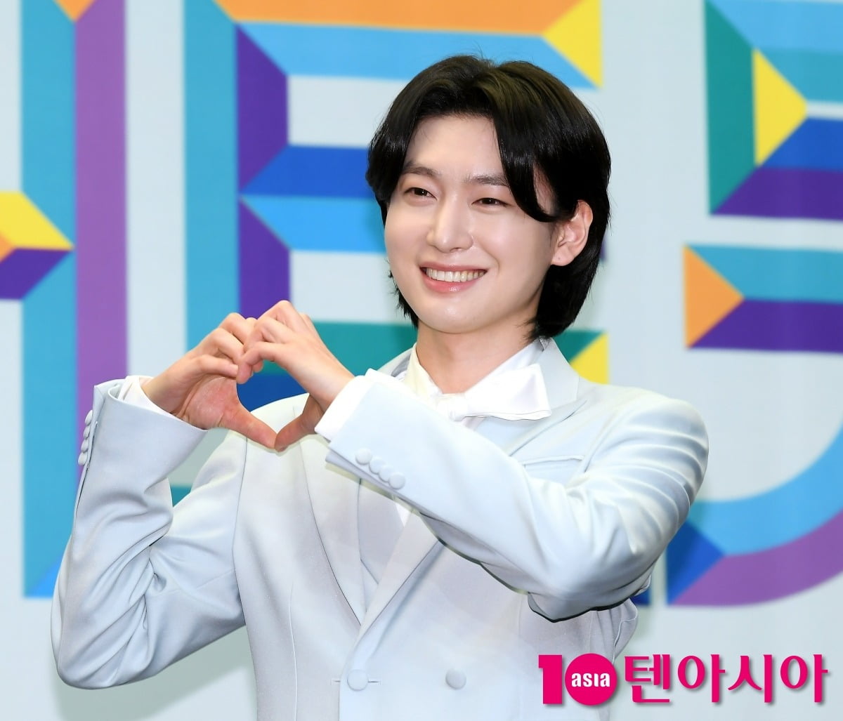 '미스터트롯3 우승' 김용빈, 상금만 3억인데…"뒷바라지 한 고모 드릴 것" [종합]