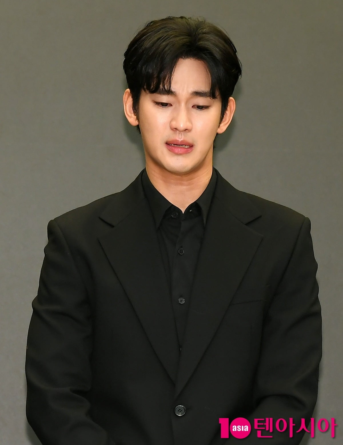 [공식] 김수현, 악플러 고소했다…"성희롱은 범죄 행위, 강경 대응할 것" [전문]