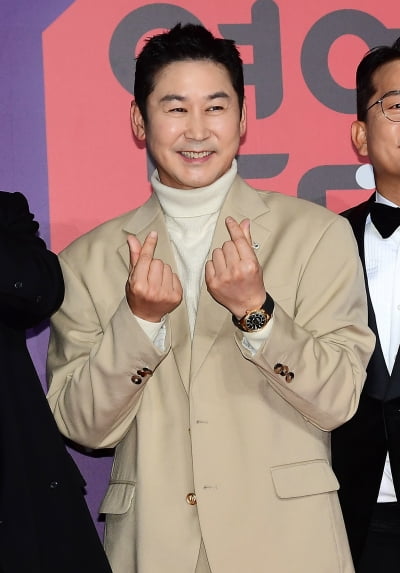 [종합] 신동엽, 김종민→에일리 결혼식 둘다 불참 선언…이유 뭐길래 ('짠한형')