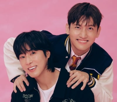 TVXQ Renews Contract with SM Entertainment, Promising New Beginnings