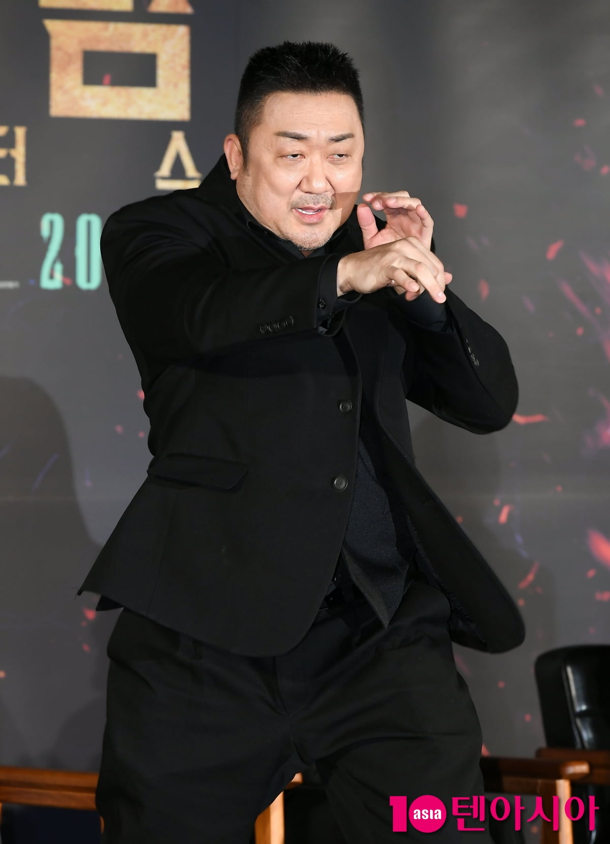 마동석, 20년만에 제작보고회에서 복싱을...[TEN포토]