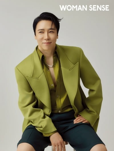 13년 만에 '동치미' MC 자리 꿰찼다…에녹 "모든 걸 쏟아내, 지금껏 갖지 못한 시간" [화보]