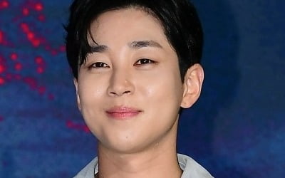 [종합] '33세' 딘딘, 알고보니 성장 장애였다…"7살에 99cm, 태생부터 작아" ('라스')