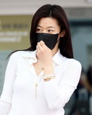 스위스 하이엔드 워치·주얼리 메종 '피아제', '워치스 앤 원더스 제네바 2025'에 '배우 전지현' 초청