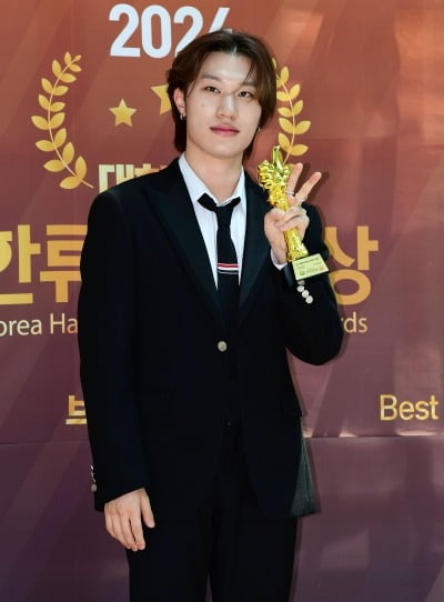 방예담, 트레저 탈퇴 3년 만에 전한 기쁜 소식…안정환·박항서 만난다 ('뭉찬4')