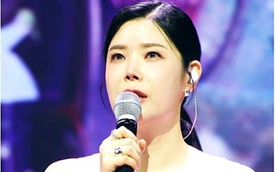 린, 故 휘성 떠올리며 눈물…"제 마음 어딘가 전달됐으면" ('한일톱텐쇼')