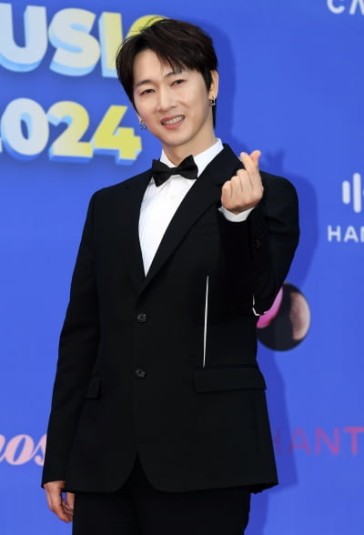'46세' 장우혁, ♥김정은 닮은꼴 플로리스트와 핑크빛…"지인에게 소개 받아" ('신랑수업')