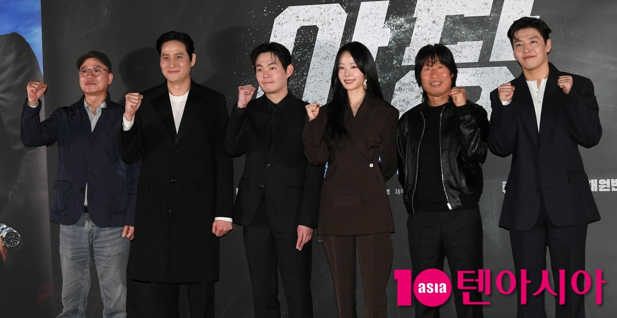 영화 '야당' 주역들 힘찬 파이팅![TEN포토]