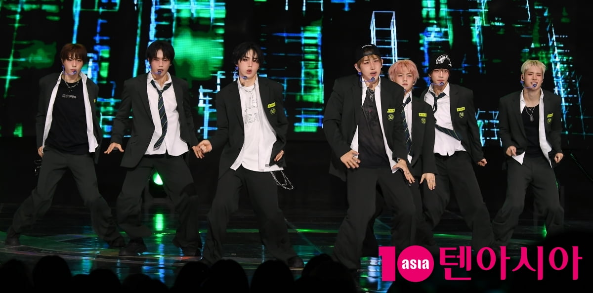 '더 쇼' 뉴비트, 파워풀한 무대[TEN포토+]