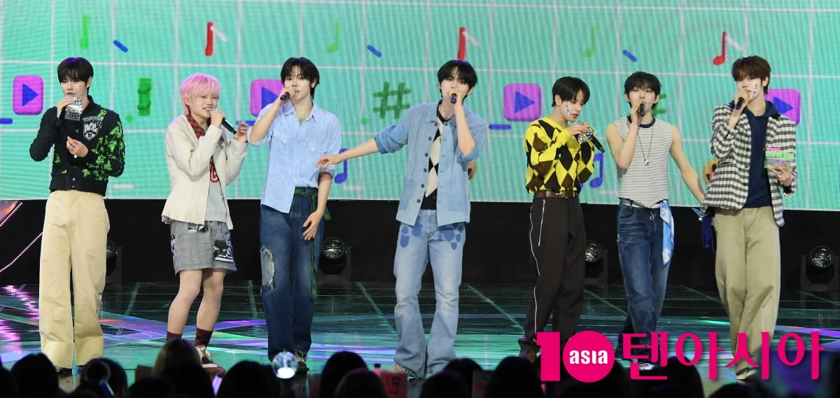 클로즈 유어 아이즈, 더쇼 1위...클로즈 고마워[TEN포토+]
