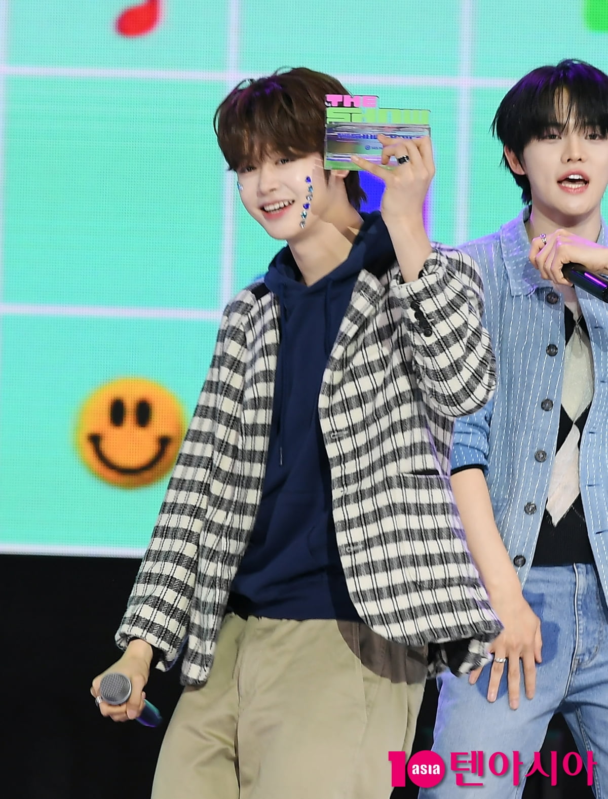 클로즈 유어 아이즈, 더쇼 1위...클로즈 고마워[TEN포토+]
