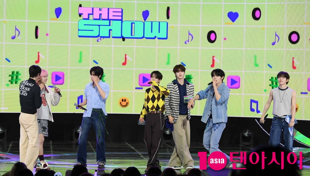 클로즈 유어 아이즈, 더쇼 1위...클로즈 고마워[TEN포토+]
