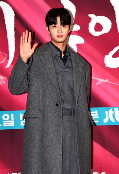 [단독] 김재원, KBS서 고정 예능 첫 도전…'이병헌♥' 이민정과 호흡