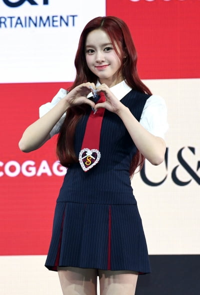 "꿈 이뤄 기뻐" 데뷔 1년 만 아시아 투어 출격…유니스, 글로벌 팬 얼마나 많길래