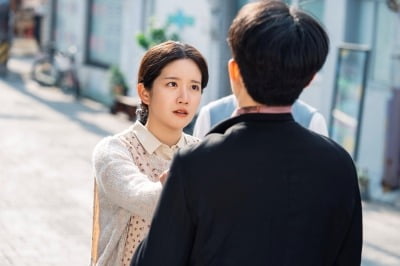 바퀴벌레 논란에 영업 중단 위기…우주소녀 엑시, '허식당' 백반집 사장으로 변신