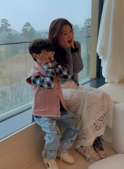 이시영, 파경 후 아들에 애정 올인 "너랑 커플일 때 제일 행복해"