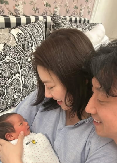 손담비♥이규혁, 벌써 딸 자랑 시작…랜선 이모·삼촌 "꺄악"
