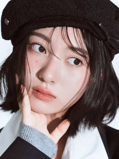 ガル・ソウォン、成人を迎えた美しい姿を公開！
