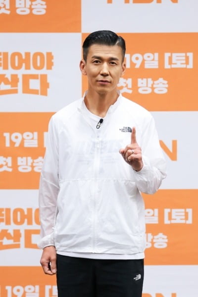 '정혜영♥' 션, 박보검과 각별한 이유 이거였나…"묵묵하게 끝까지 밀어줘" ('뛰어야산다')