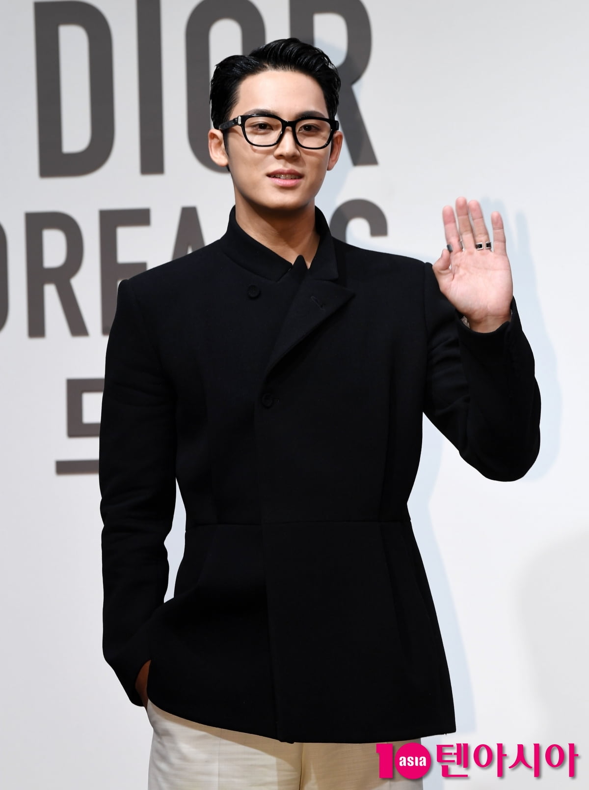 세븐틴 민규, 찬란한 비주얼...편안한 남사친美 발산[TEN포토+]