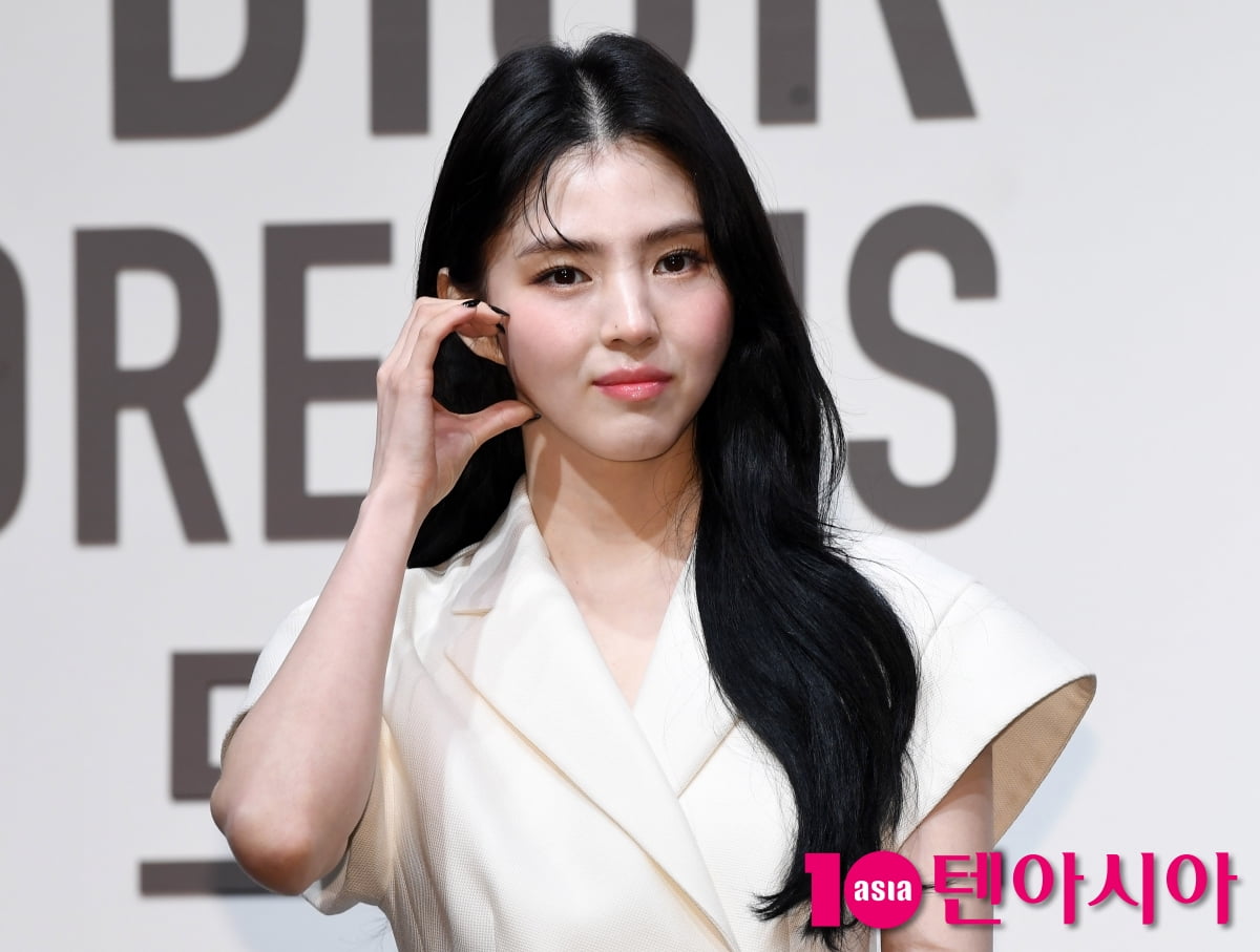 한소희, 혼자여도 꽉 찬 존재감...미모 성수기[TEN포토+]