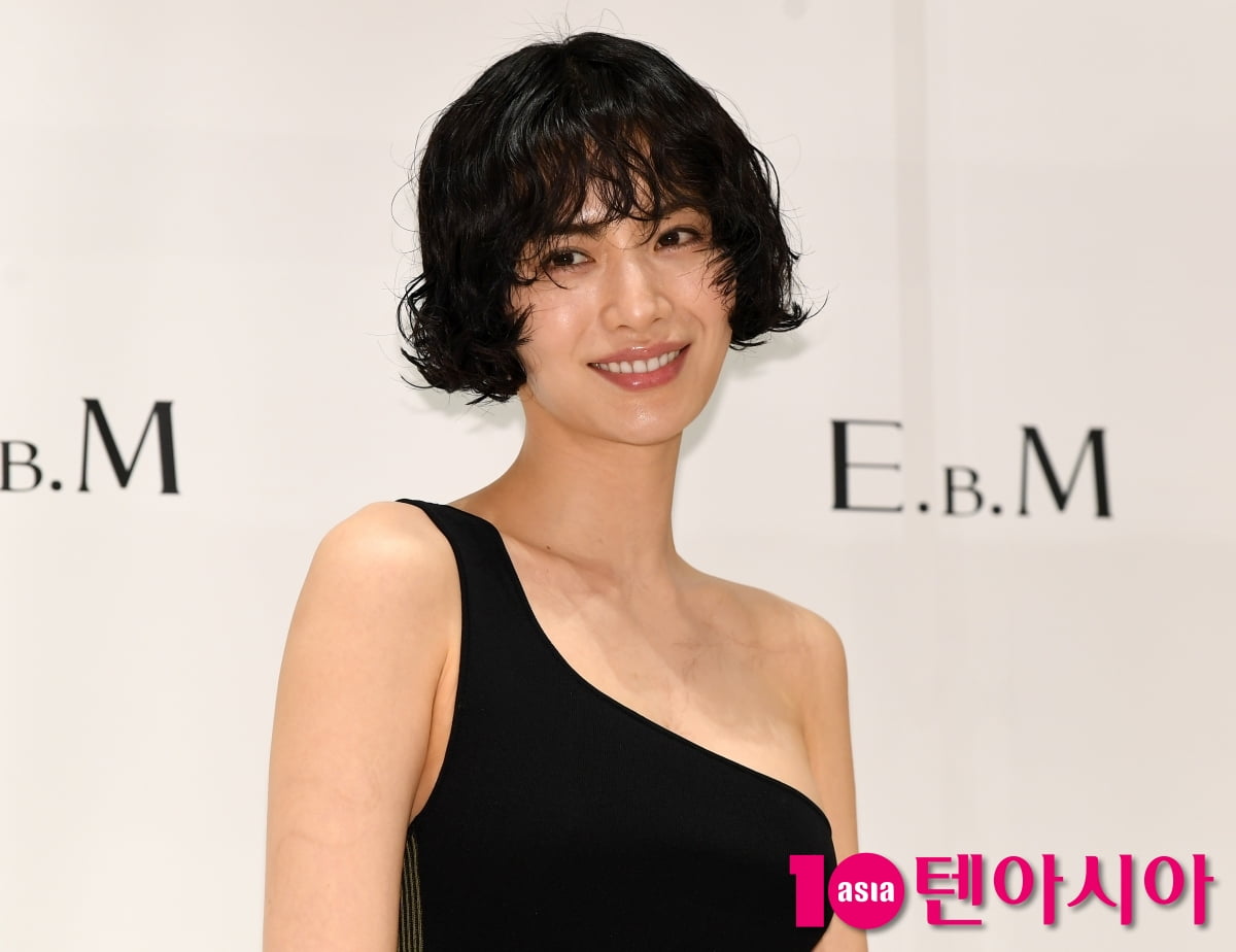 나나, 아찔한 힙스터...백화점이 들썩들썩[TEN포토+]