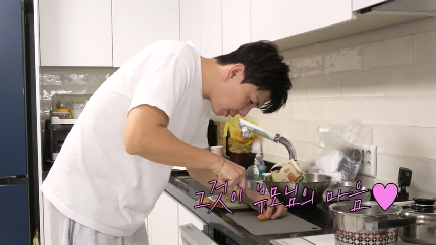 제이쓴 "결혼하고 애 낳고 알아"…子 먹을 소시지마저 신경 쓰이는 부성애('홍쓴TV')