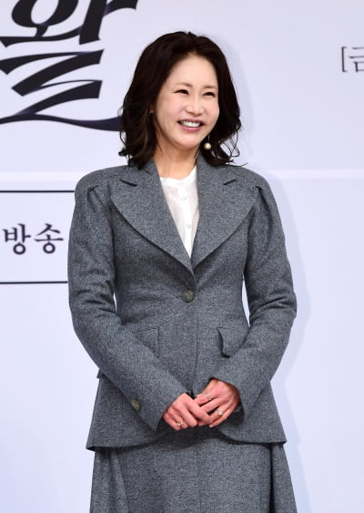 신은경, 쇼크로 쓰러졌다…"故 김수미 사망 소식에 이틀간 못 일어나" ('백반기행')