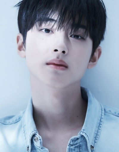 '차은우 닮은꼴' 김민규, 박해준 아들 됐다…'프듀' 이후 필모그래피 확장 ('첫사랑을')
