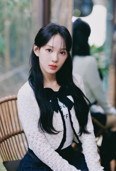 유명 배우 닮은 꼴로 SNS 1위 찍은 걸그룹 멤버…"선후배들이 나 보러 찾아와" [인터뷰]