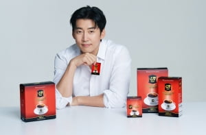 G7커피, ‘퓨어블랙 라이트’ 출시...배우 윤계상 모델 발탁