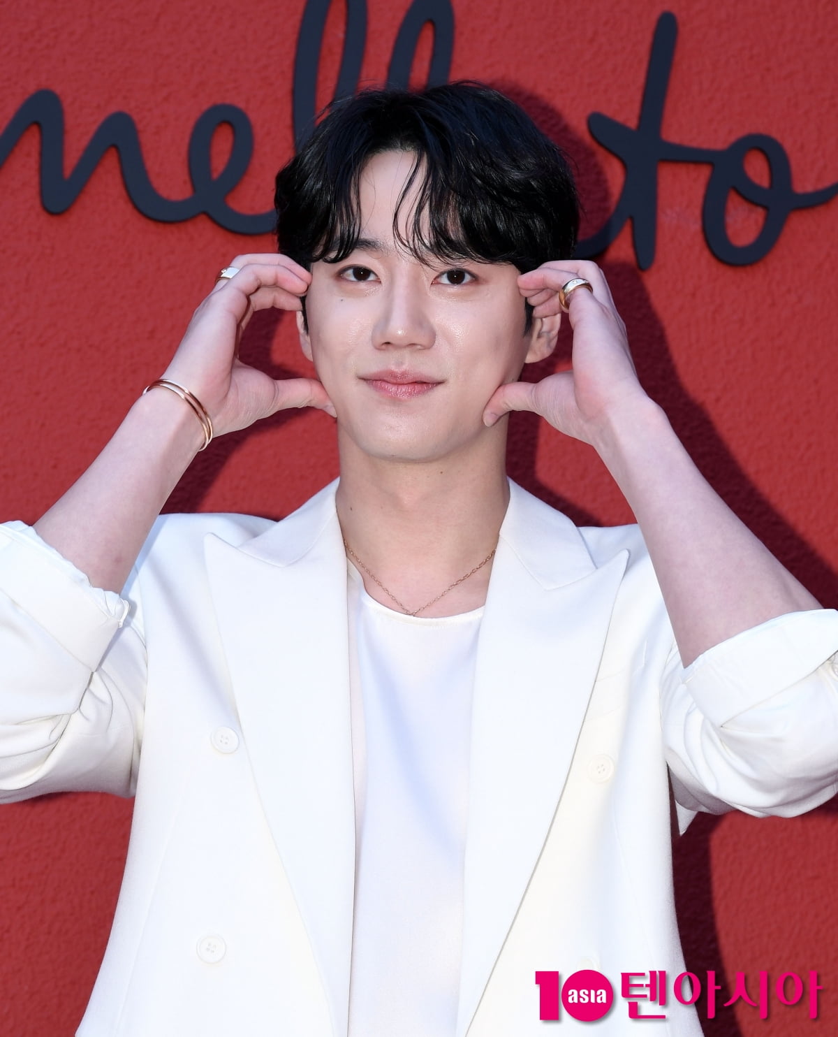이준영, 눈부신 하트...훈훈하네[TEN포토+]