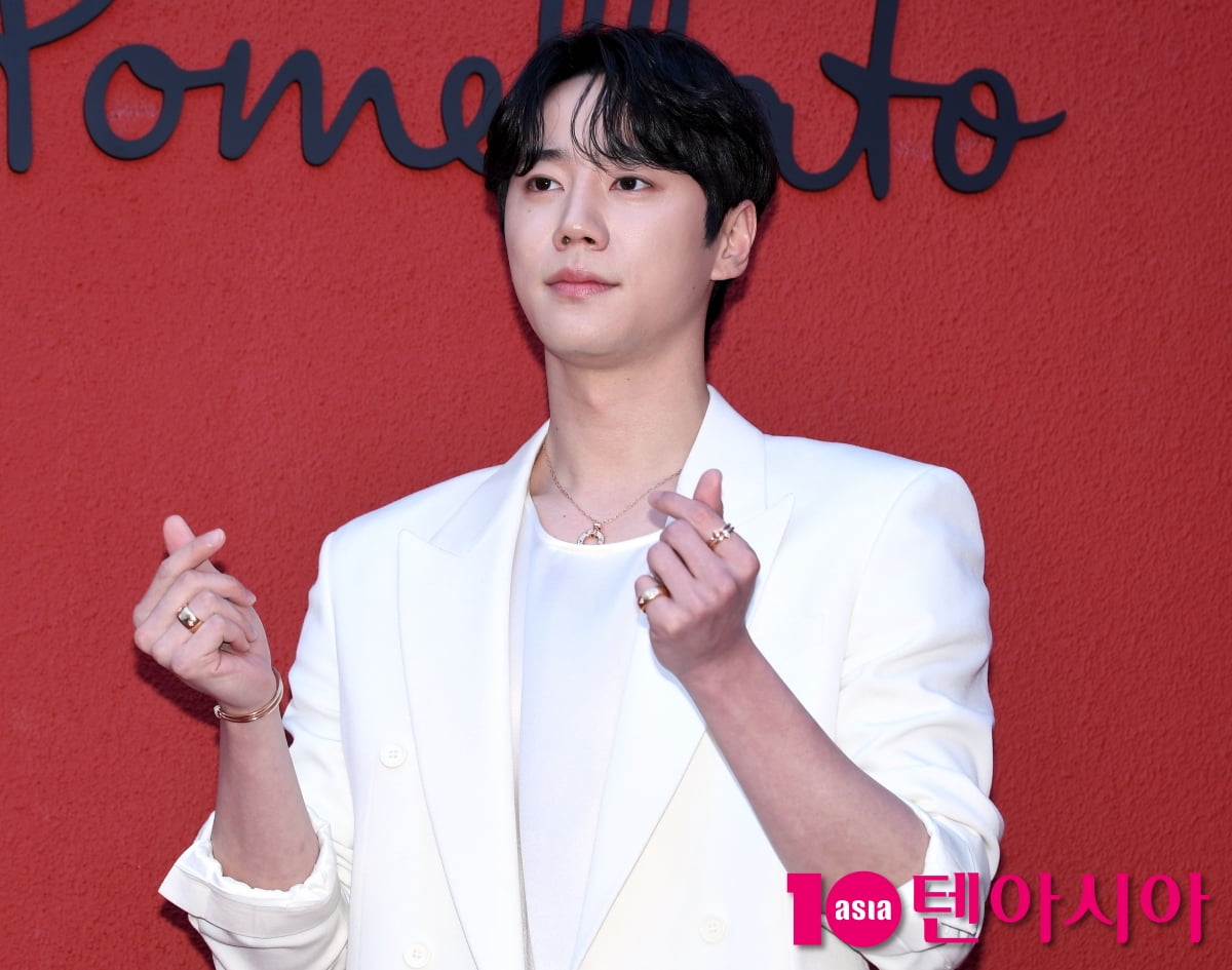 이준영, 눈부신 하트...훈훈하네[TEN포토+]