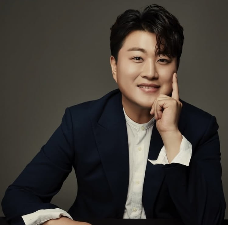 [종합] 17시간 만에 경찰 출석했던 김호중, 상고 포기…징역 2년 6개월 확정