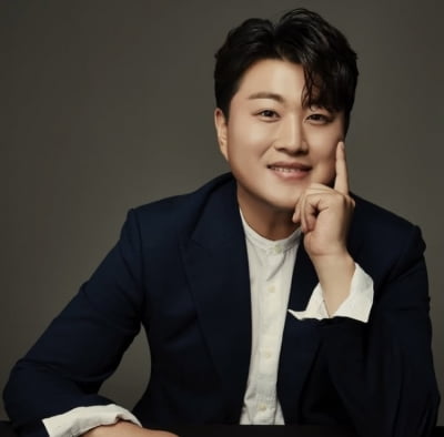 [종합] 17시간 만에 경찰 출석했던 김호중, 상고 포기…징역 2년 6개월 확정