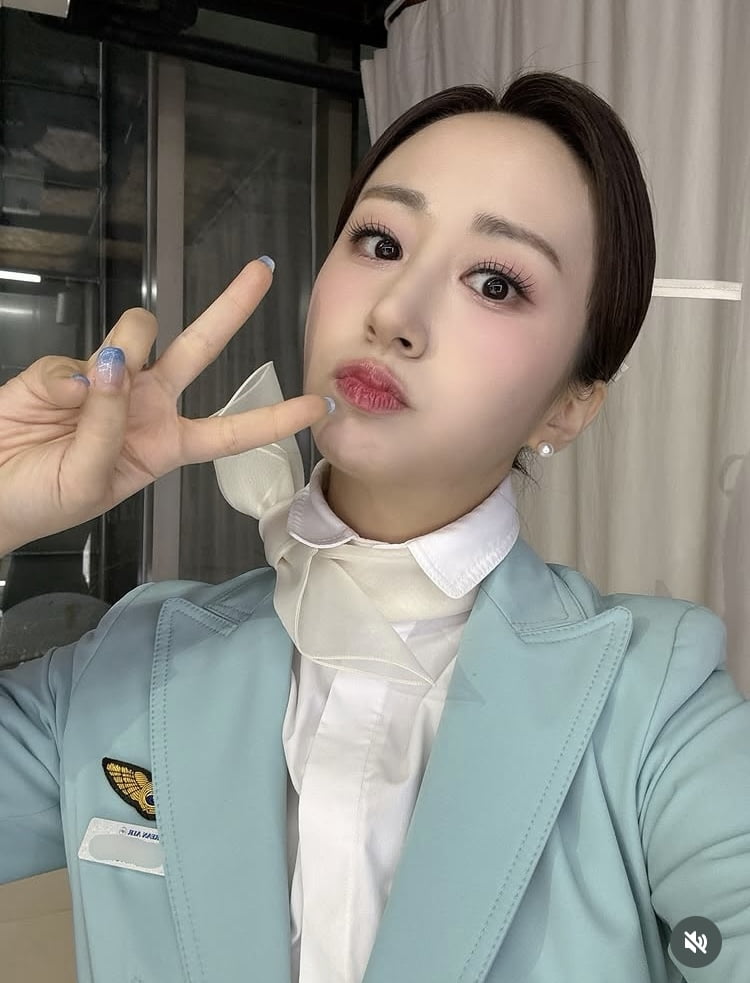 김준호보다 무려 5살 많다니 안 믿겨…‘은우맘’ 유정현, 단아한 승무원