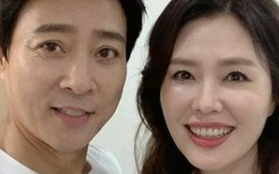 [공식] 최수종♥하희라, 결혼 33년차에 깜짝 소식 전했다…'우리는 잉꼬부부가 아닙니다'