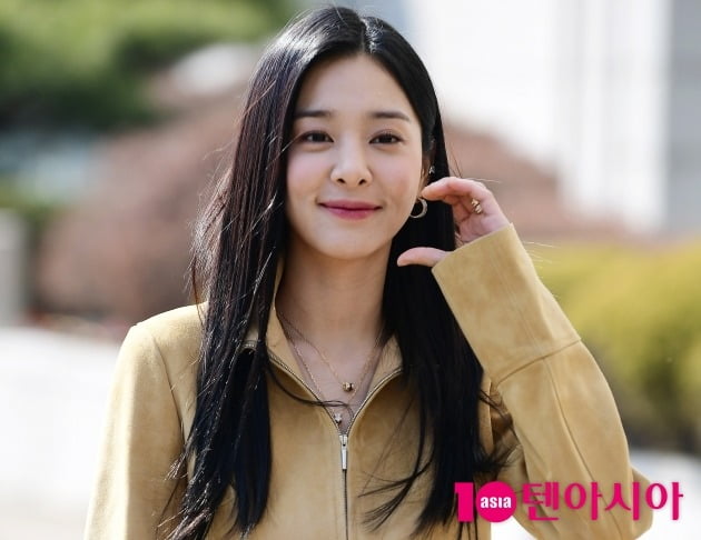 [종합] 설인아, 불면증에 약만 24알 먹었다더니…"♥남친에게 감당 안된다고 차여" ('짠한형')