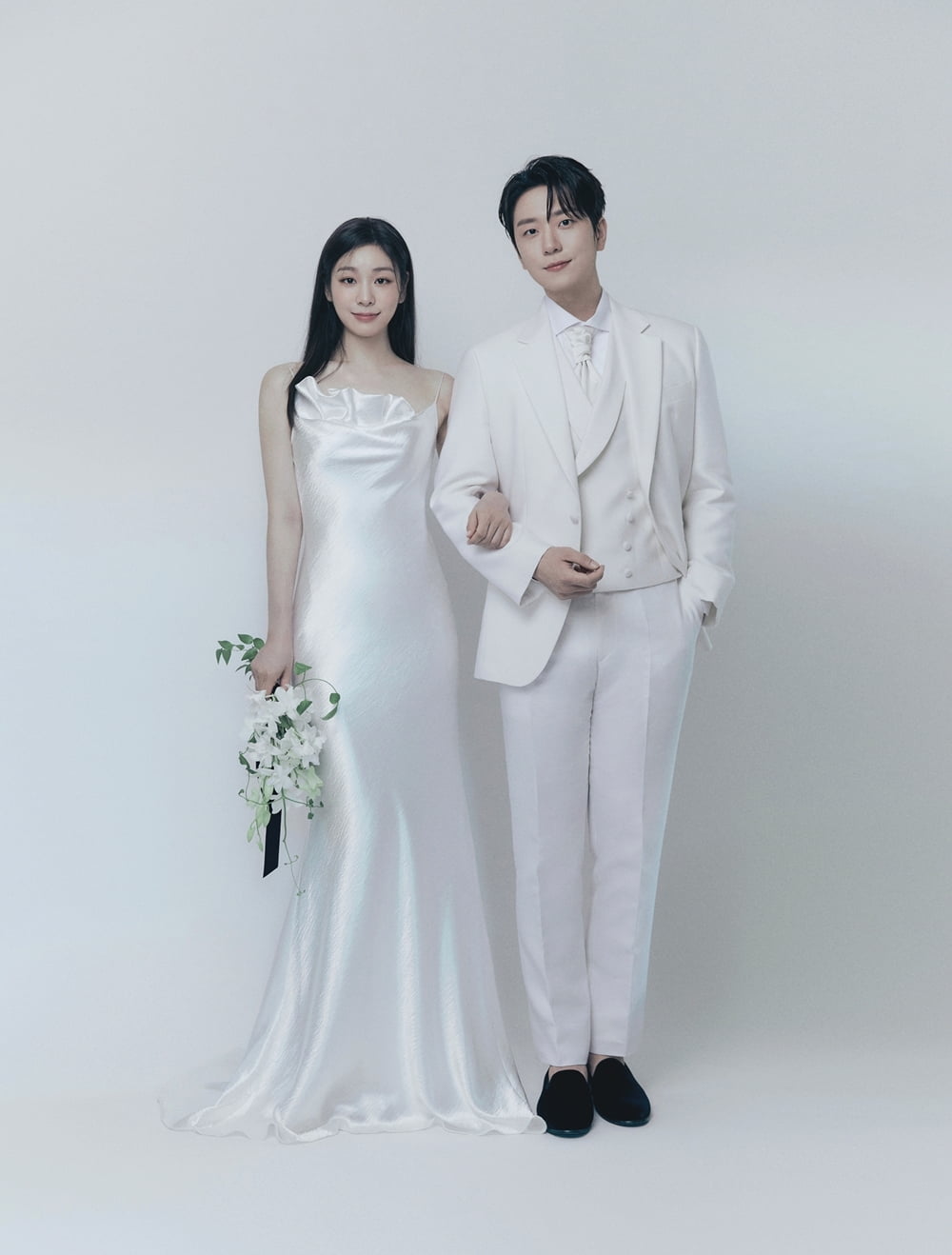 고우림, 끝내 숨기지 못한 ♥김연아 애정…이름 아로새긴 군복 봤더니