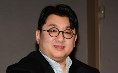 방시혁, 하이브 상장 때 자본시장법 위반 혐의…금감원 조사 [TEN이슈]