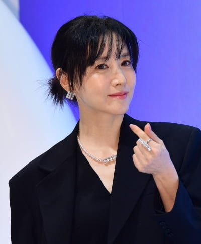 이영애, 54세에 피부 좋으려면 역시…"영양주사 맞는다"('피디씨')