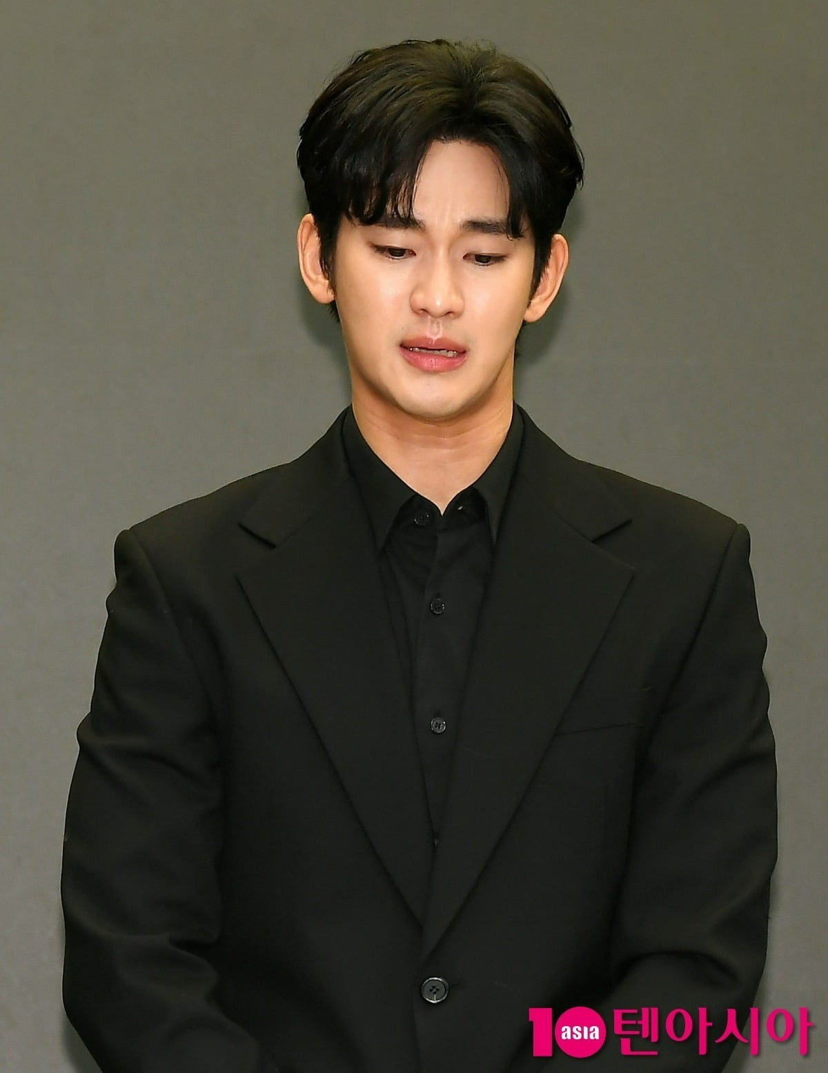 "김수현 소속사, 40억 줄테니 녹취록 넘기라고"…김새론 중2 때 첫 성관계 폭로