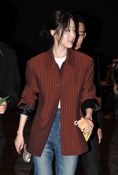 채원빈, 오늘은 청순하게...청바지가 잘 어울리는[TEN포토+]