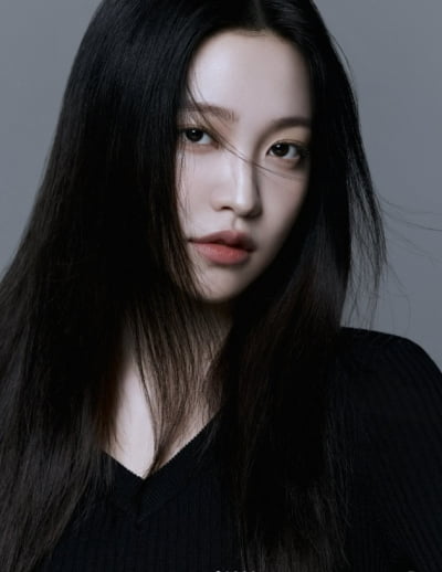 레드벨벳 예리, SM 떠난 후 "훨훨 날아가"…새 둥지 심경 고백