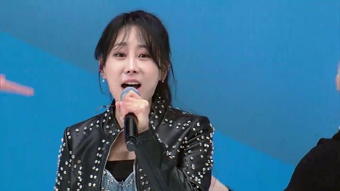 김용필, 첫 뽀뽀 어땠길래…딸기 보자 "첫 뽀뽀 생각나"('싱코리아')