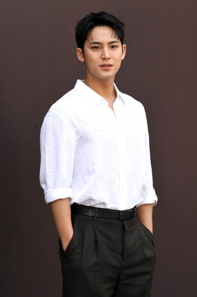 세븐틴 민규, 보기만해도 설레는 미소...달콤한 눈빛[TEN포토+]